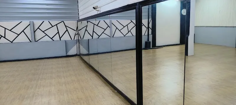 AMRESSH'S DANCE AEROBICS STUDIO