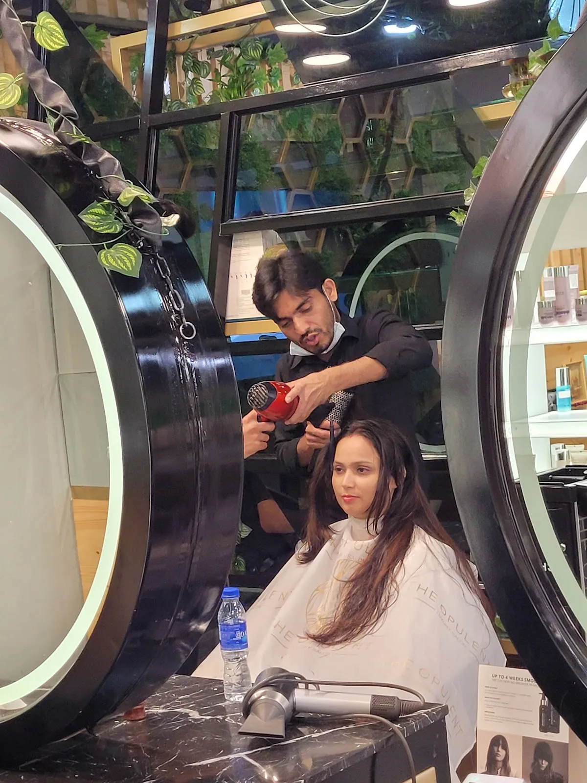 THE OPULENT LUXURY SALON