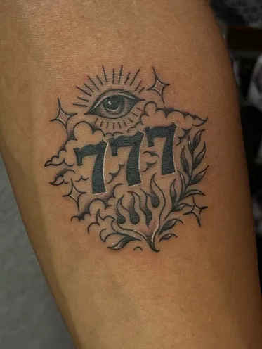 D FLYING TATTOO STUDIO