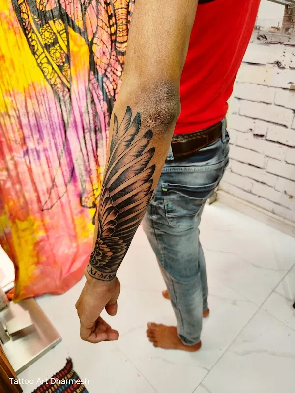 D FLYING TATTOO STUDIO