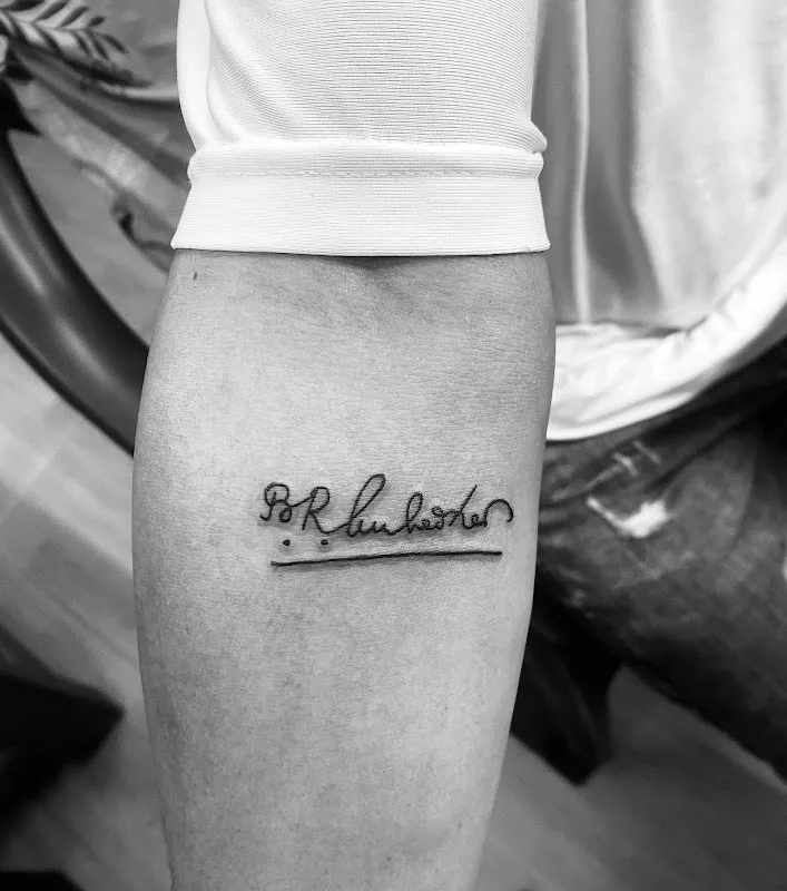D FLYING TATTOO STUDIO