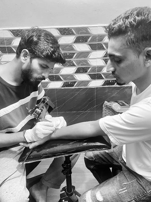 D FLYING TATTOO STUDIO