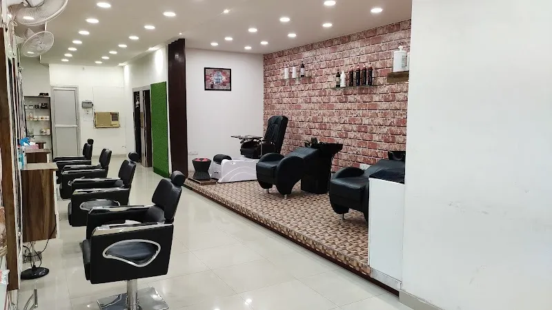 Paradise Makeovers Unisex Salon