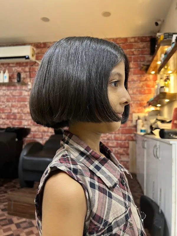 Paradise Makeovers Unisex Salon