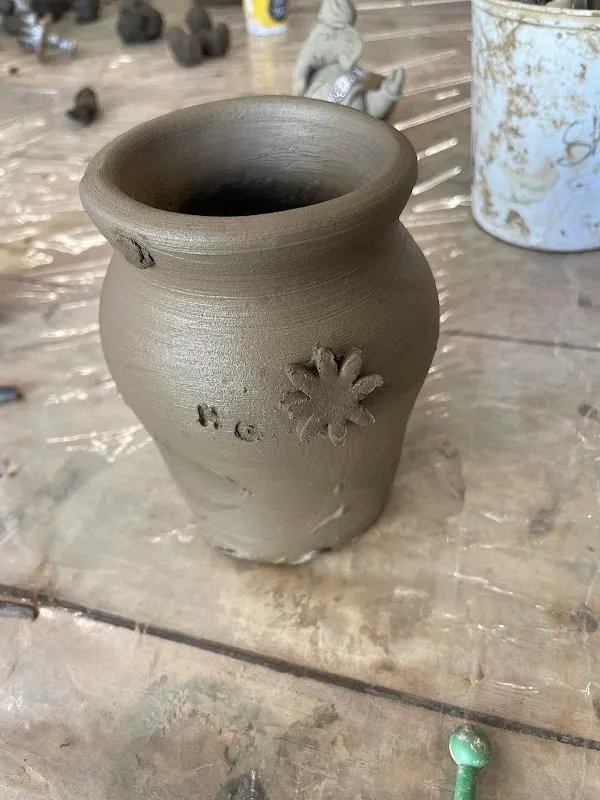 ChalkBoard : Pottery and Art Studio