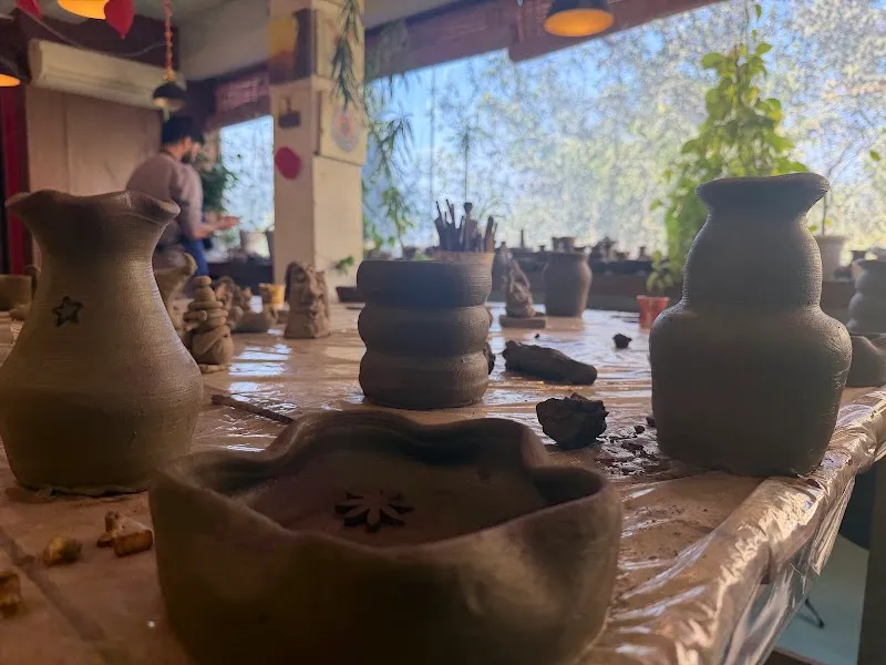 ChalkBoard : Pottery and Art Studio