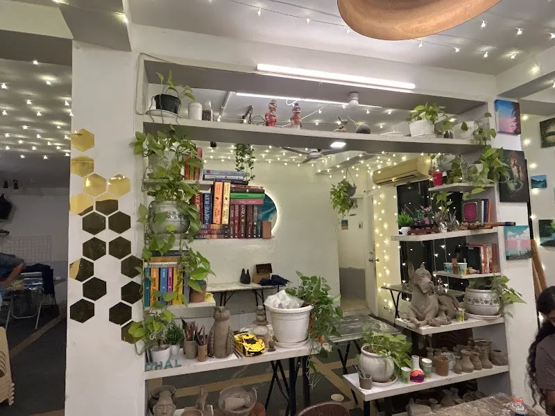 ChalkBoard : Pottery and Art Studio