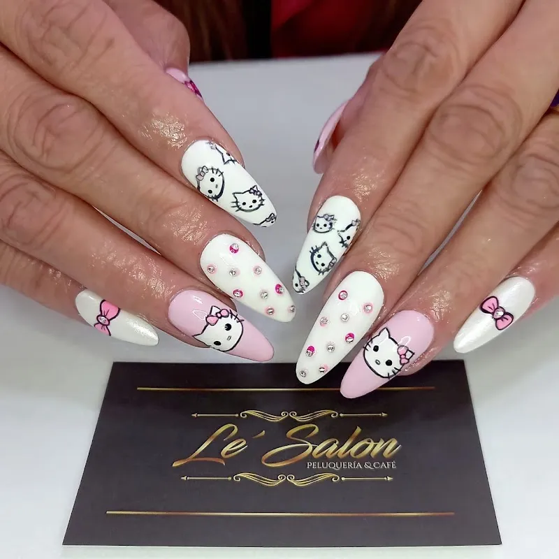 Le` salon peluqueria & cafe