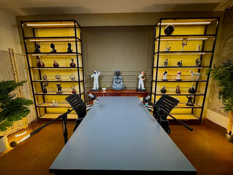 Handlebuzz Studios | Most Premium Studio in Noida