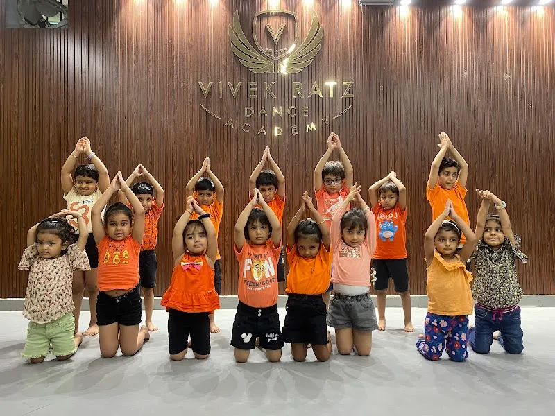 VIVEKRATZ DANCE ACADEMY