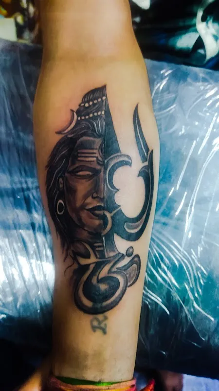 Red lion tattoo studio