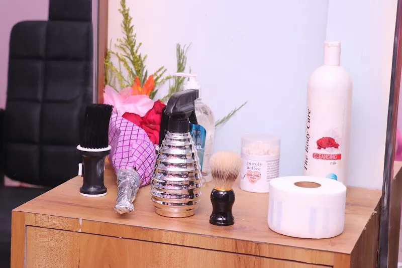 Valentin Unisex Salon