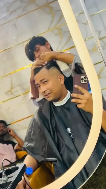 THE FAMILY SALON