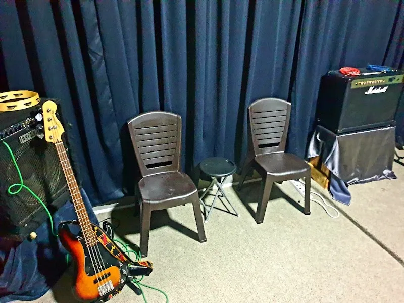 Trench Musica Studio (JM0907249-P)
