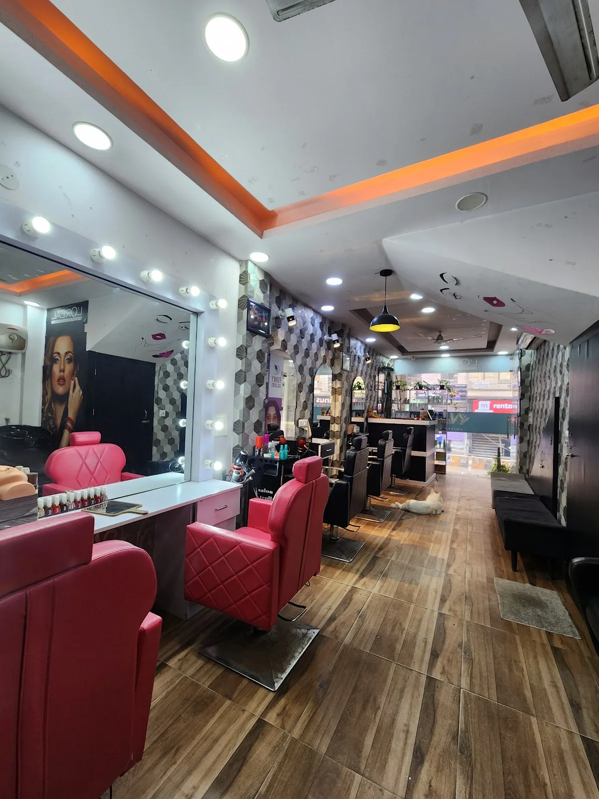 Nancy's Unisex Saloon