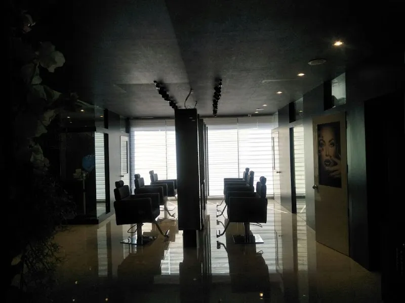 Beautology unisex salon