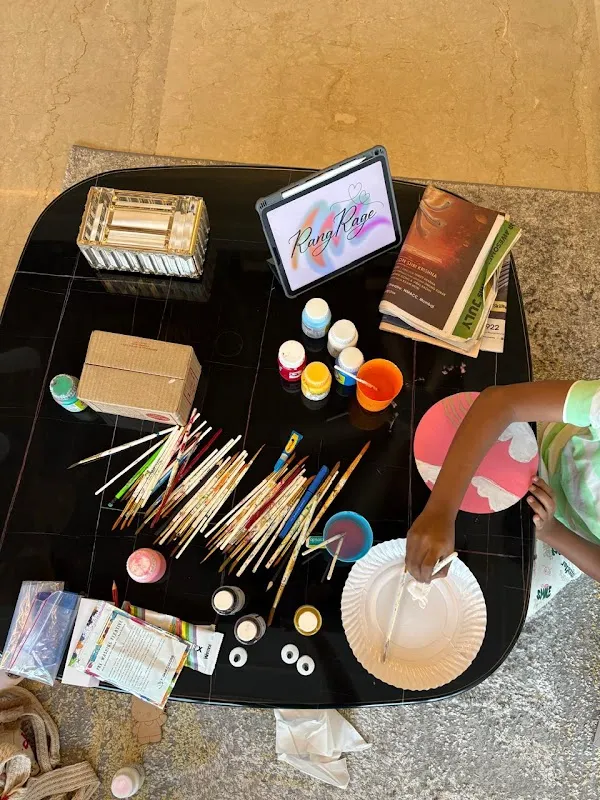 RANGRAGE art classes