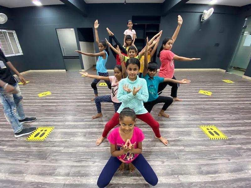 SHINEHOT DANCE MUSIC AND FITNESS STUDIO