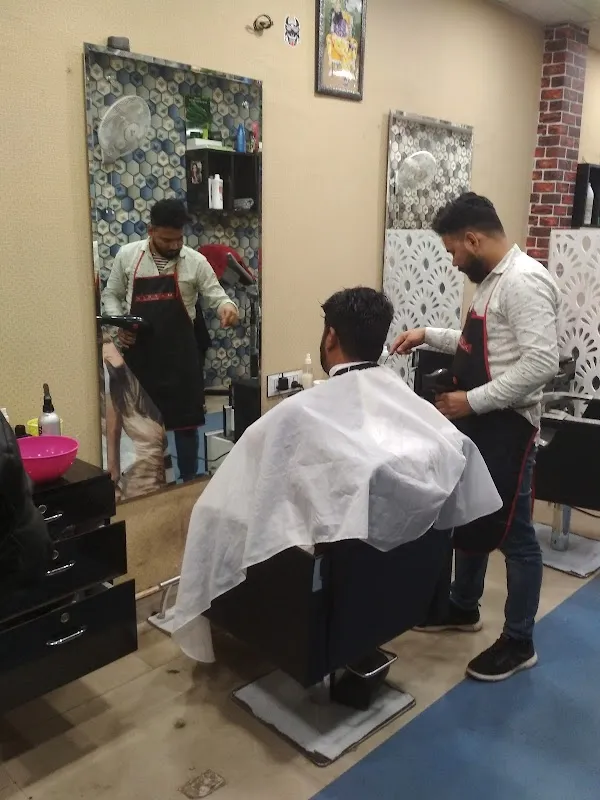 Thrones of hair salon