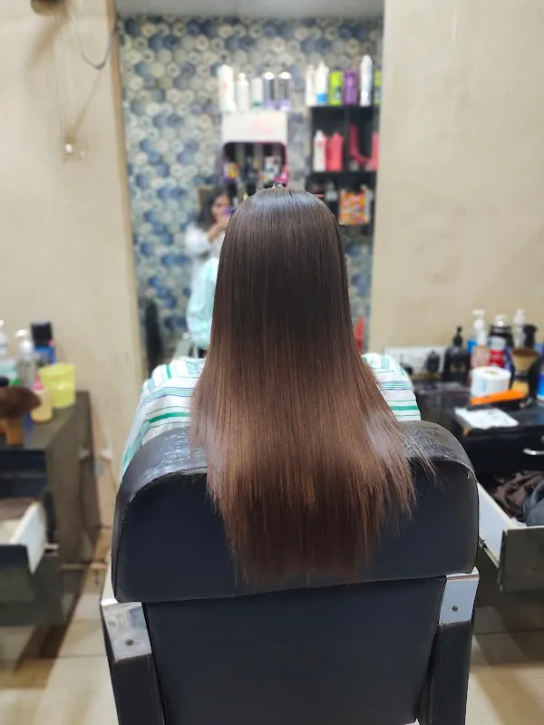 Thrones of hair salon