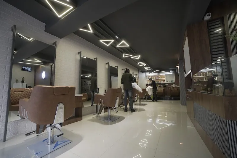 Varad Salon🧏♀️