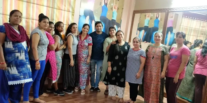 Dance class in kanpur ( The Dance Destination and Sampoorna fitness )