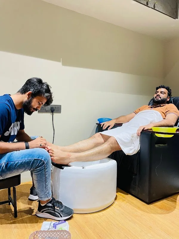 Dluxe Unisex Salon