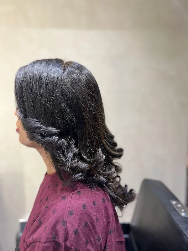 Dluxe Unisex Salon