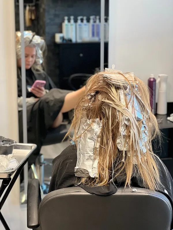 Salon Eleven