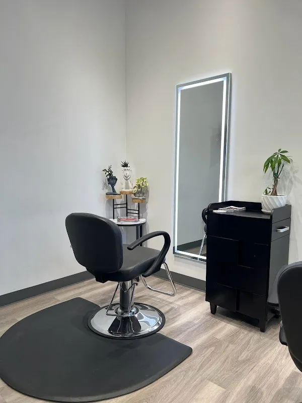 Salon Eleven