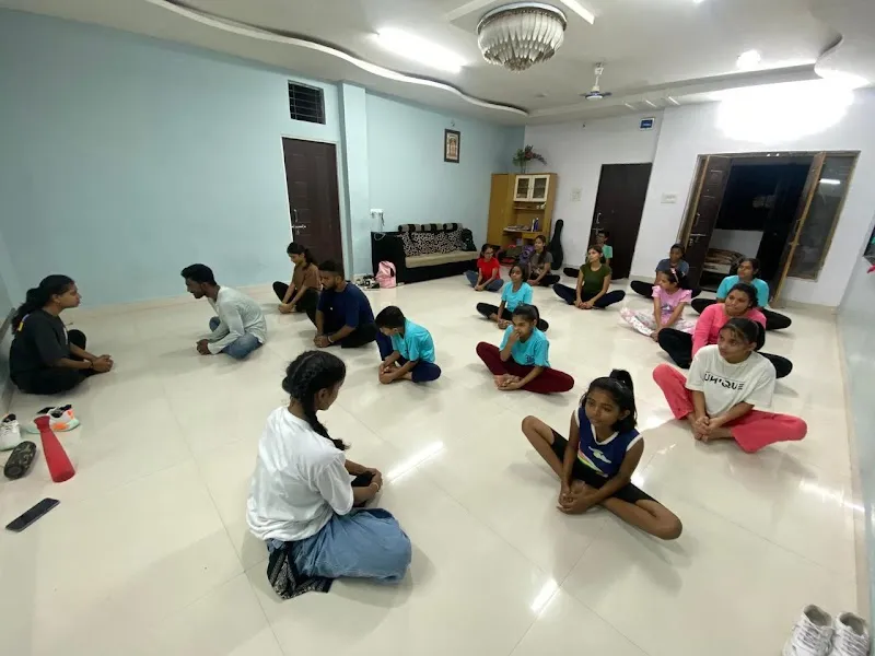 BREAKERS DANCE ACADEMY