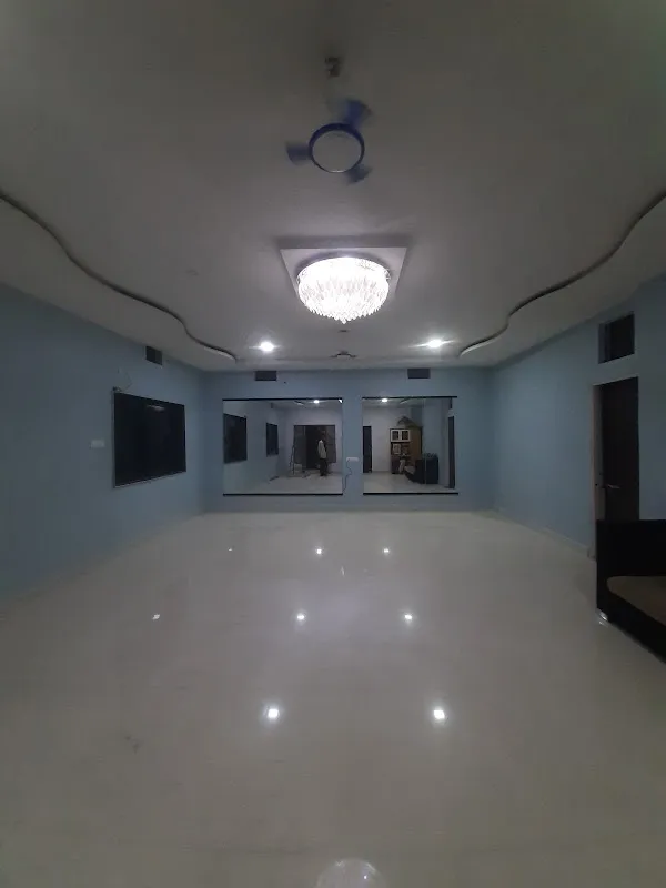 BREAKERS DANCE ACADEMY