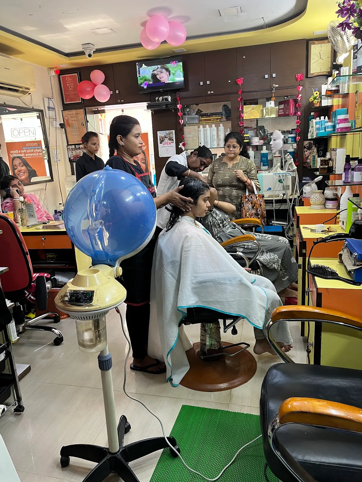 Mamtas Beauty parlour
