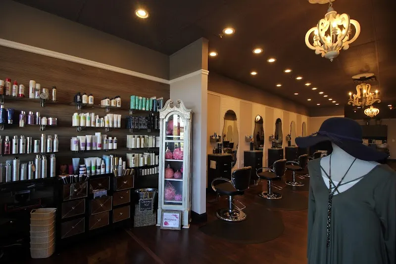 La Belle Vie Salon