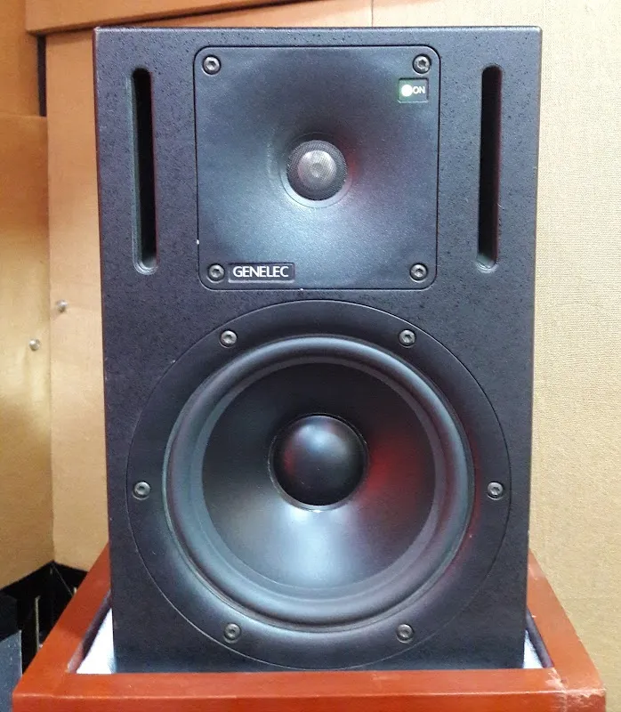 ए एम डी रेकॉर्डिंग स्टुडियो AMD Recording Studio