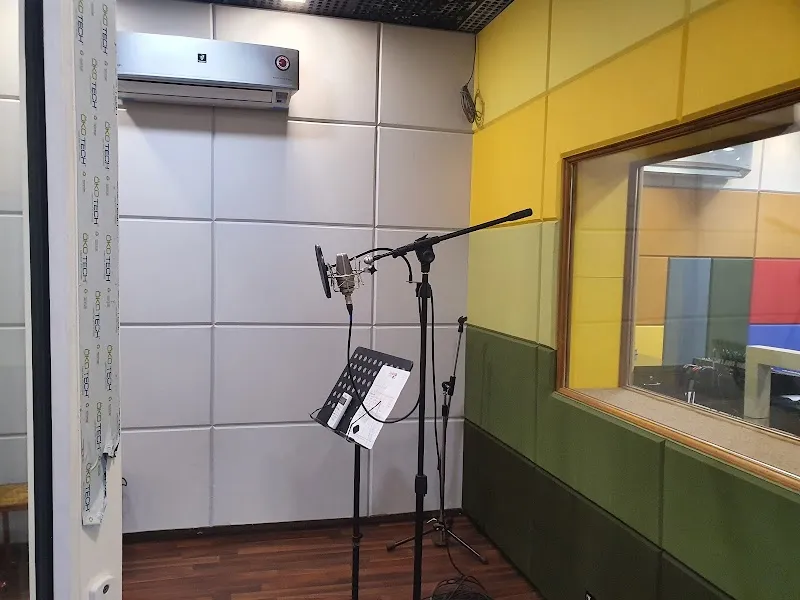 ए एम डी रेकॉर्डिंग स्टुडियो AMD Recording Studio