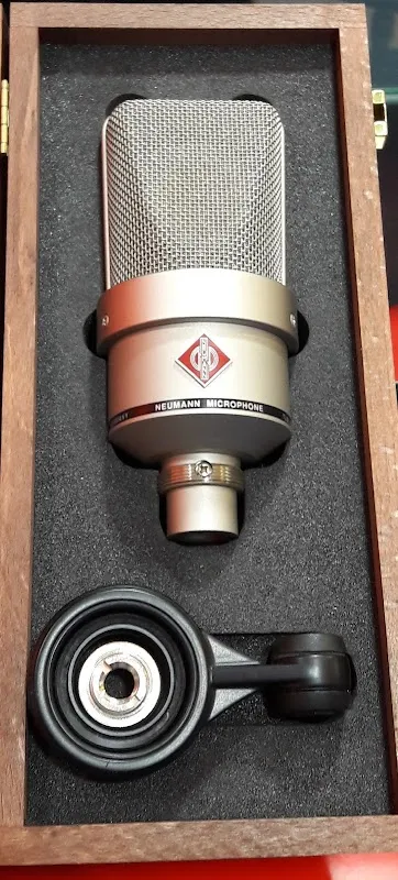 ए एम डी रेकॉर्डिंग स्टुडियो AMD Recording Studio
