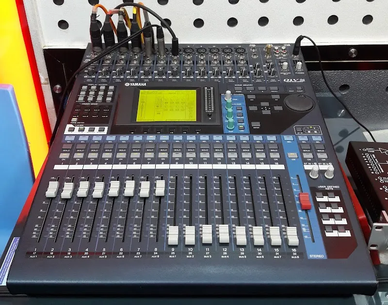 ए एम डी रेकॉर्डिंग स्टुडियो AMD Recording Studio