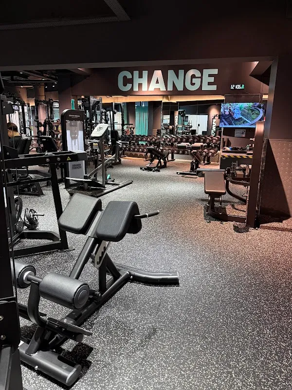 24/7 FITNESS Elias Mall