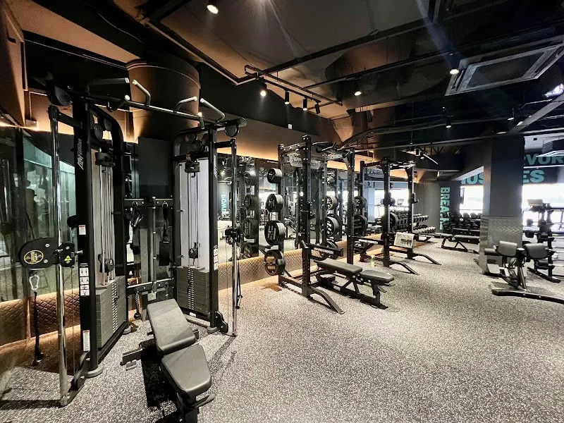 24/7 FITNESS Elias Mall