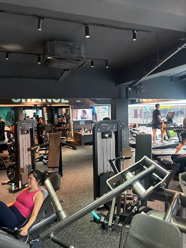 24/7 FITNESS Elias Mall