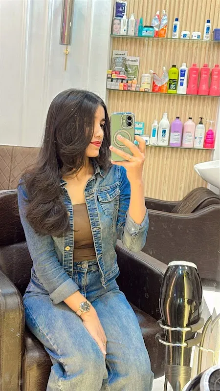 Glow by SSeema Tokas [unisex salon Hair, Skin n makeup studio]