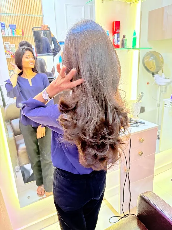 Glow by SSeema Tokas [unisex salon Hair, Skin n makeup studio]