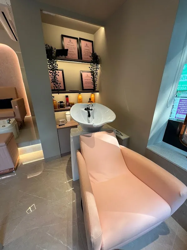 ESCAPE - A BESPOKE BEAUTY & WELLNESS EXPERIENCE
