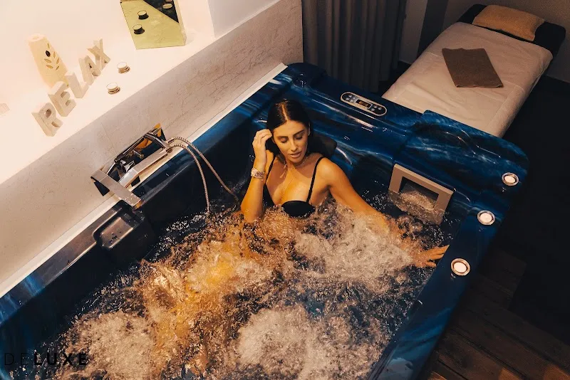 DeLuxe Spa & Massage