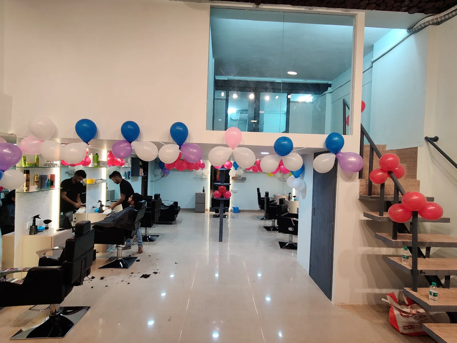 Siya's Professional Unisex Salon