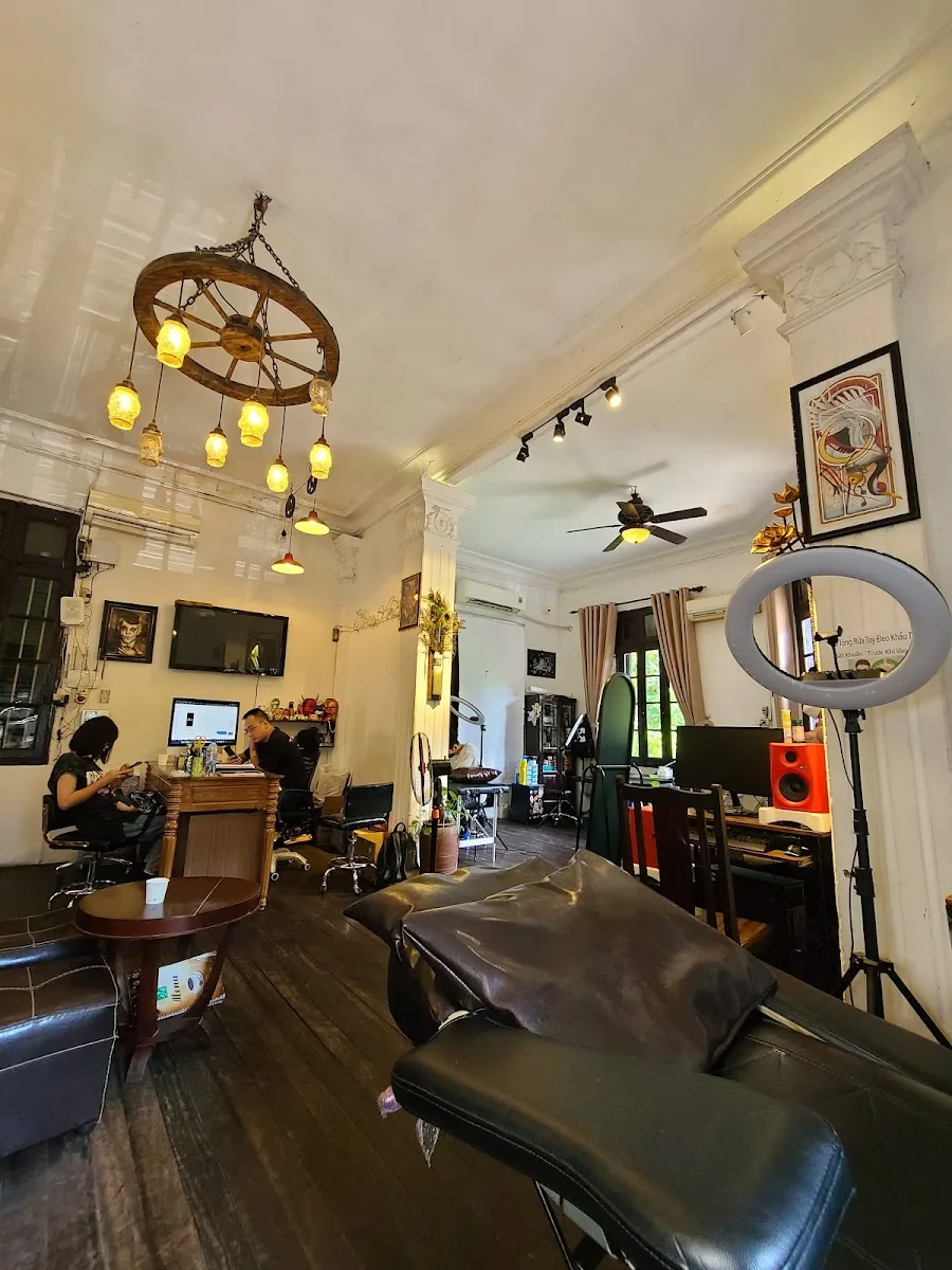 Silver Ant Tattoo Studio