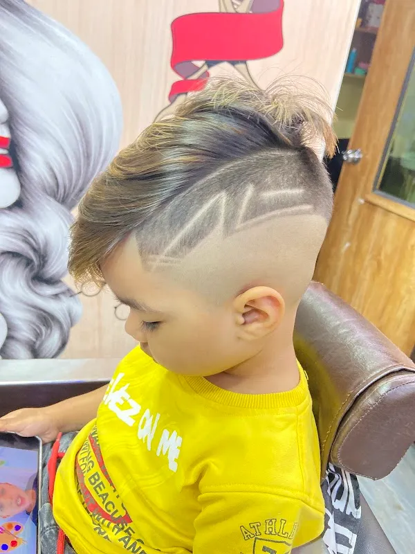 Max 15 Salon