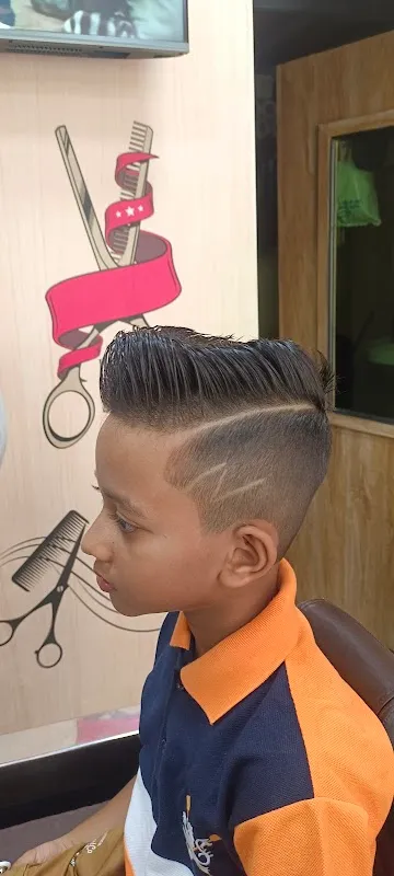 Max 15 Salon