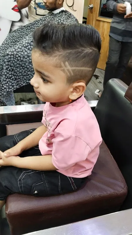Max 15 Salon